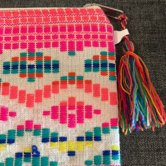 America & Beyond Zipper Pouch (NWT) - Picture 3 of 7
